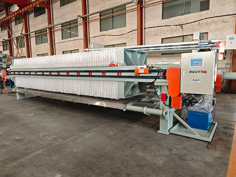 Ganalı Müşteri İçin 250 m²'lik Hazneli Filtre Presi